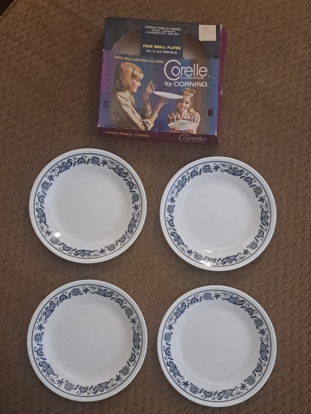 Corelle 6 3/4" Old Town Blue Floral Rim Small Dinner Plates - Set of 4 NWT